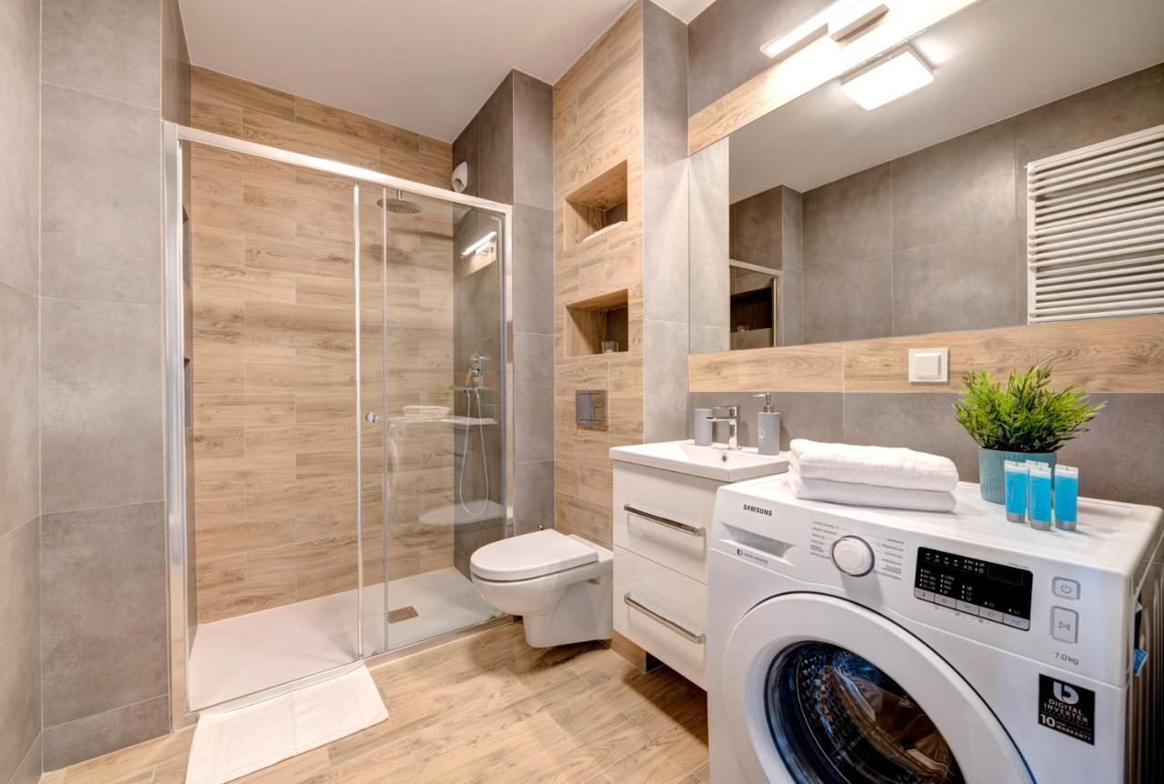 Live & Travel Apartments - Waterlane Island 그단스크 외부 사진